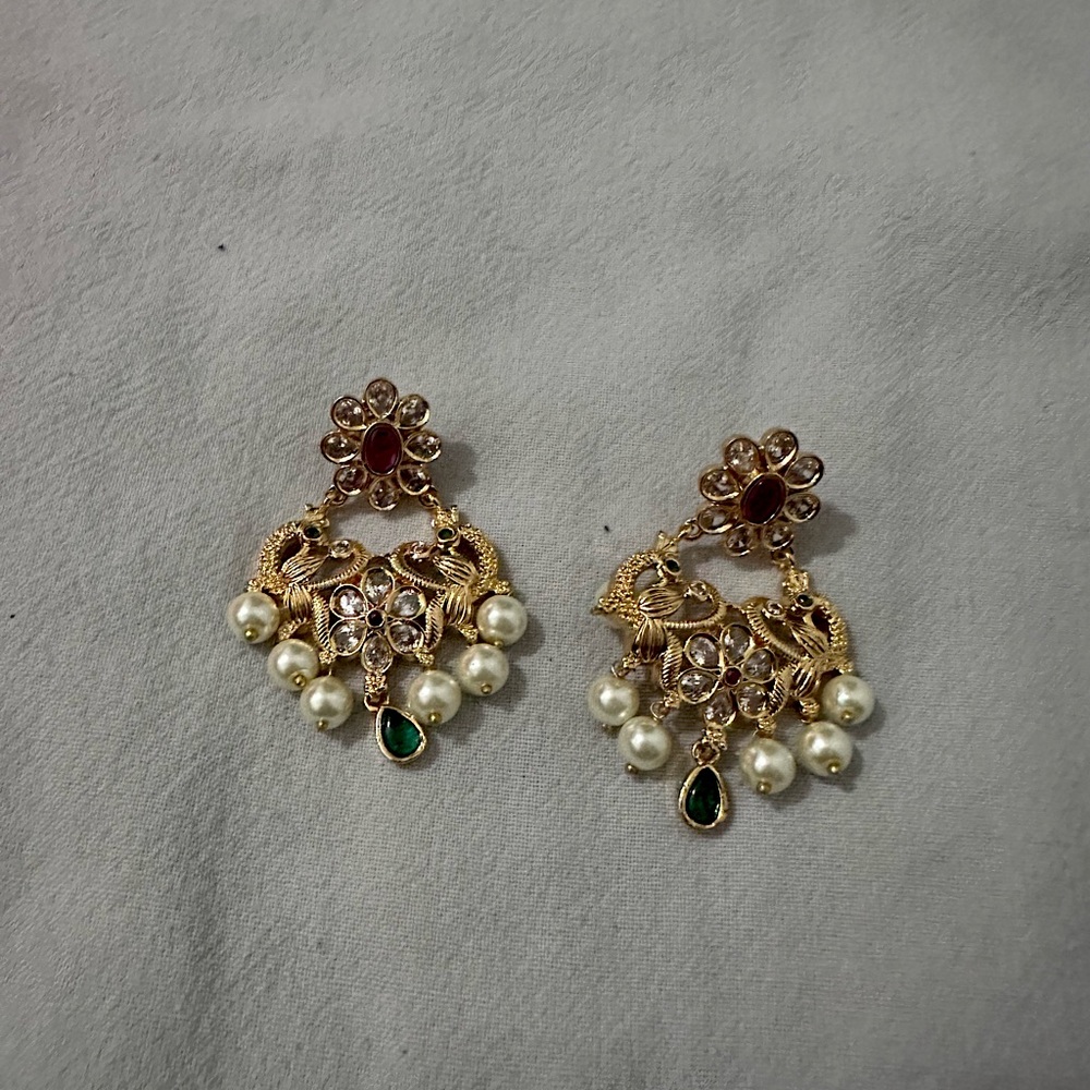 Traditional earrings